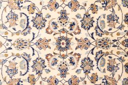 Corner detail of 1985s Kashan rug showing border pattern and Wool pile
