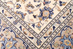 Close-up detail of 1985s Kashan rug from Iran / Persia showing Wool weave