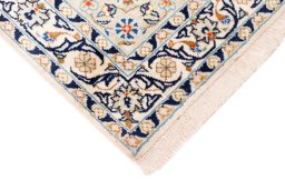 Central medallion detail of 1989s Kashan rug from Iran / Persia