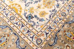 Close-up detail of 1970s Kashan rug from Iran / Persia showing Wool weave