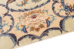 Surface texture of 1980s Kashan rug with natural Wool and intricate pattern