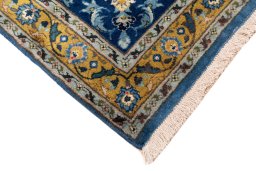 Central medallion detail of 1973s Kashan rug from Iran / Persia