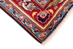 Central medallion detail of 1980s Kashan rug from Iran / Persia