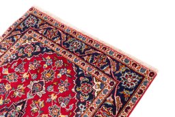 Surface texture of 2000s Kashan rug with natural Wool and intricate pattern