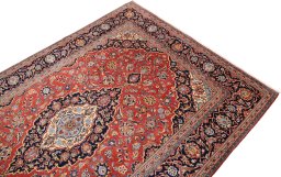 Surface texture of 1990s Kashan rug with natural Wool and intricate pattern