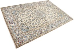 Corner detail of 1985s Kashan rug showing border pattern and Wool pile