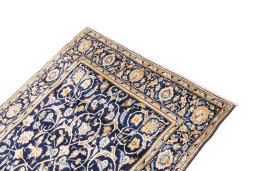 Surface texture of 1979s Kashan rug with natural Wool and intricate pattern