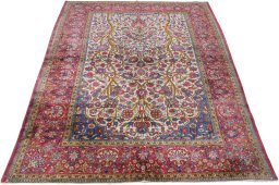 Close-up detail of 1920s Kashan rug from Iran / Persia showing Silk weave