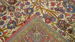 Full view of 1920s Kashan rug from Iran / Persia, 200 × 133 cm in Beige tones