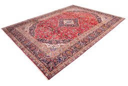 Corner detail of 1990s Kashan rug showing border pattern and Wool pile