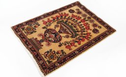 Corner detail of 1960s Kashan rug showing border pattern and Wool pile