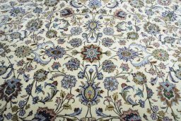 Central medallion detail of New Kashmar rug from Iran / Persia