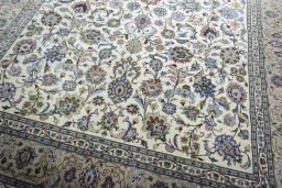 Close-up detail of New Kashmar rug from Iran / Persia showing Wool weave