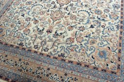Close-up detail of 1970s Kashmar rug from Iran / Persia showing Wool weave