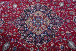 Central medallion detail of 2000s Kashmar rug from Iran / Persia
