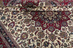 Close-up detail of 1970s Kashmar rug from Iran / Persia showing Wool weave