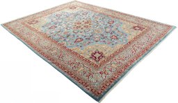 Close-up detail of 1970s Kashmar rug from Iran / Persia showing Wool weave
