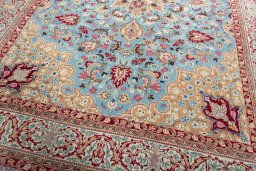 Close-up detail of 1970s Kashmar rug from Iran / Persia showing Wool weave