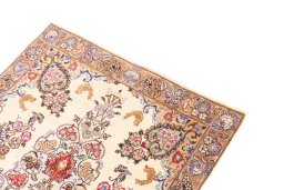 Surface texture of 2005s Kashmar rug with natural Wool and intricate pattern