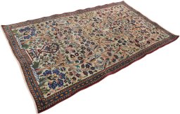 Close-up detail of 1990s Kashmar rug from Iran / Persia showing Wool weave