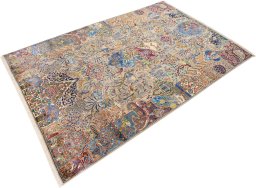 Corner detail of 1980s Kashmar rug showing border pattern and Wool pile