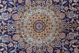 Corner detail of 2003s Kashmar rug showing border pattern and Wool pile