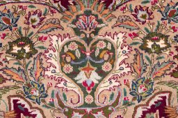 Close-up detail of 2005s Kashmar rug from Iran / Persia showing Wool weave