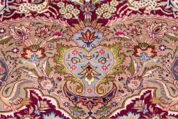 Close-up detail of 1965s Kashmar rug from Iran / Persia showing Wool weave