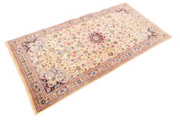 Corner detail of 1977s Kashmar rug showing border pattern and Wool pile