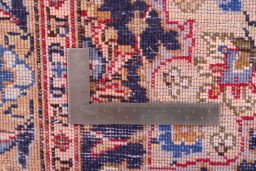 Corner detail of 1977s Kashmar rug showing border pattern and Wool pile