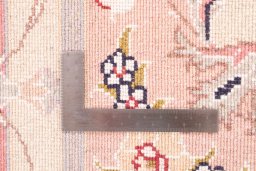Corner detail of 1985s Kashmar rug showing border pattern and Wool pile