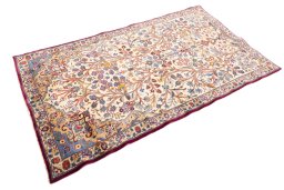 Corner detail of 2002s Kashmar rug showing border pattern and Wool pile