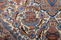 Corner detail of 1990s Kashmar rug showing border pattern and Wool pile
