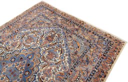 Surface texture of 1990s Kashmar rug with natural Wool and intricate pattern