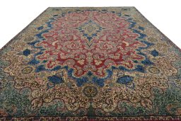 Surface texture of 1930s Kerman rug with natural Wool and intricate pattern