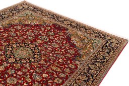 Surface texture of New Kerman rug with natural Wool and intricate pattern