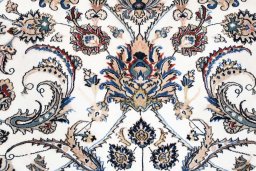 Surface texture of New Mashad rug with natural Wool and intricate pattern