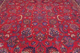 Close-up detail of 1950s Mashad rug from Iran / Persia showing Wool weave