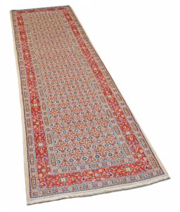 Corner detail of New Moud rug showing border pattern and Wool pile