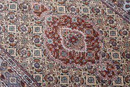 Surface texture of New Moud rug with natural Wool and intricate pattern