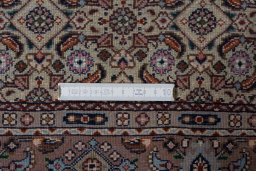 Central medallion detail of New Moud rug from Iran / Persia