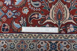 Close-up detail of New Moud rug from Iran / Persia showing Wool weave