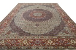 Surface texture of Unknown Moud rug with natural Cotton and intricate pattern