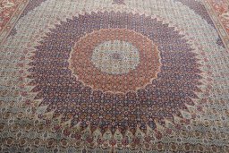 Central medallion detail of Unknown Moud rug from Iran / Persia