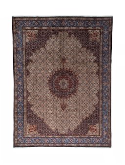 Full view of New Moud rug from Iran / Persia, 400 × 298 cm in Beige tones