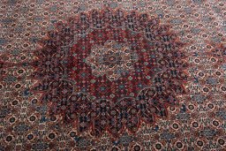 Central medallion detail of New Moud rug from Iran / Persia
