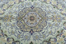 Central medallion detail of 2000s Moud rug from Iran / Persia