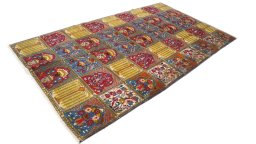 Corner detail of 1990s Moud rug showing border pattern and Wool pile
