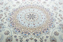 Central medallion detail of 2000s Nain rug from Iran / Persia