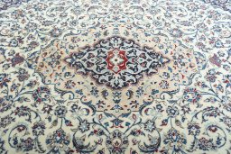 Central medallion detail of 2000s Nain rug from Iran / Persia